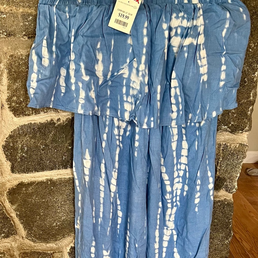 Jasper blue & white sleeveless outfit